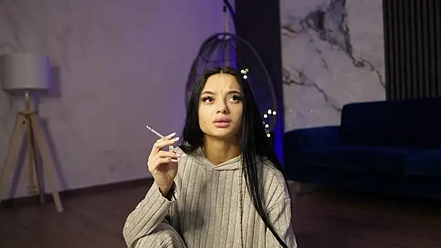 RachelRavee online show from December 22, 2025, 5:15 am