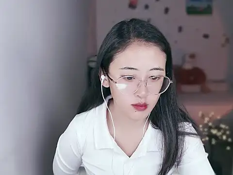 Snapshot of Queena_ chatting on January 15, 2026, 1:32 am Queena online show from January 15, 2026, 1:32 am