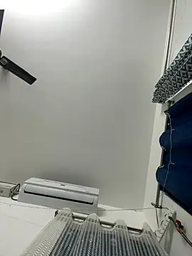 Snapshot of Miami_198 chatting on November 4, 2025, 6:07 pm Miami 198 online show from November 4, 2025, 6:07 pm