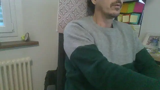 Snapshot of Kawayleo chatting on October 20, 2025, 10:27 am Kawayleo online show from October 20, 2025, 10:27 am