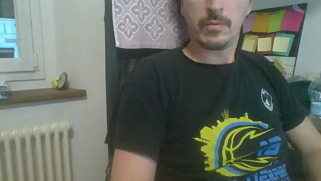 Snapshot of Kawayleo chatting on October 21, 2025, 3:35 pm Kawayleo online show from October 21, 2025, 3:35 pm