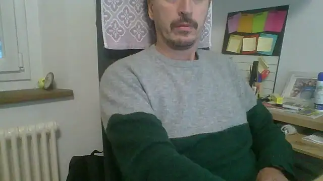 Snapshot of Kawayleo chatting on October 25, 2025, 10:15 pm Kawayleo online show from October 25, 2025, 10:15 pm