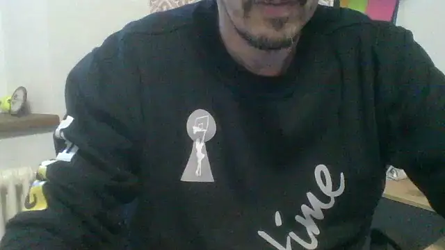 Snapshot of Kawayleo chatting on November 5, 2025, 2:50 pm Kawayleo online show from November 5, 2025, 2:50 pm