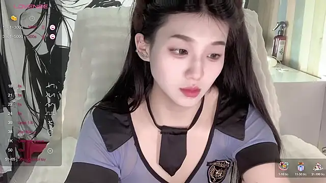 Snapshot of QiQi-779 chatting on November 9, 2025, 11:41 am QiQi-779 online show from November 9, 2025, 11:41 am