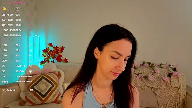 coochyy  online show from November 2, 2025, 12:07 pm