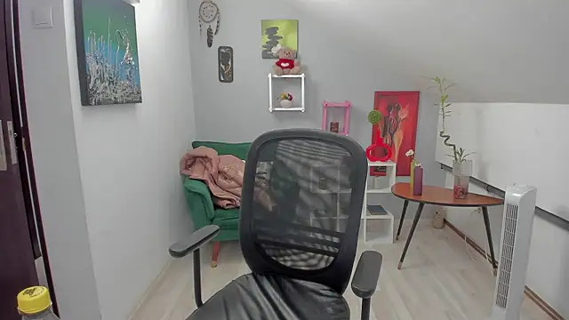 Snapshot of BettyJamess chatting on October 21, 2025, 7:03 pm BettyJamess online show from October 21, 2025, 7:03 pm