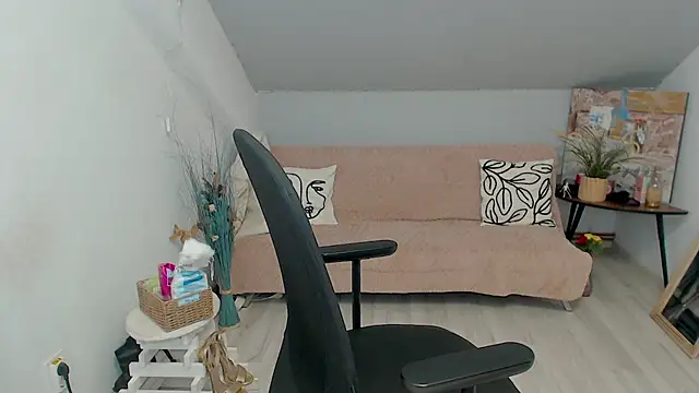 Snapshot of BettyJamess chatting on October 27, 2025, 8:02 pm BettyJamess online show from October 27, 2025, 8:02 pm