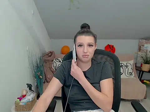 Snapshot of BettyJamess chatting on October 29, 2025, 9:05 pm BettyJamess online show from October 29, 2025, 9:05 pm