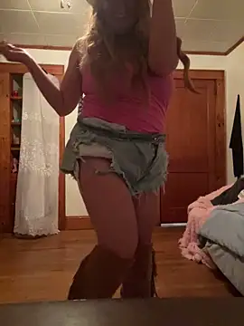 Snapshot of SugarMilkandHoney chatting on November 14, 2025, 11:57 pm SugarMilkandHoney online show from November 14, 2025, 11:57 pm