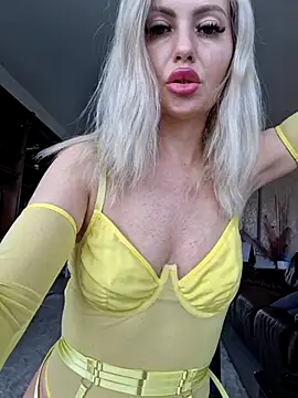 Snapshot of BritanyVegas chatting on July 10, 2026, 11:46 am BritanyVegas online show from July 10, 2026, 11:46 am