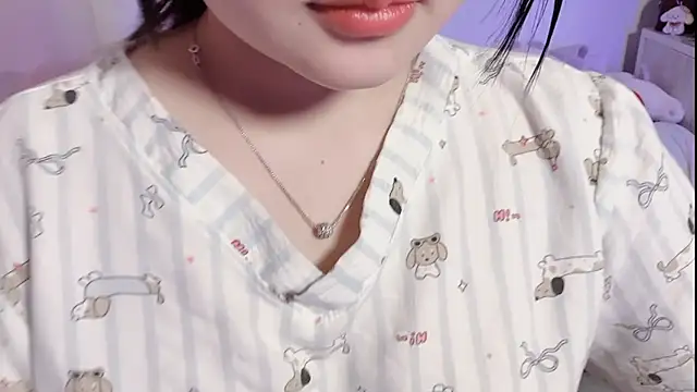 Snapshot of BeChinh_Lee chatting on April 21, 2026, 5:28 pm BeChinh Lee online show from April 21, 2026, 5:28 pm