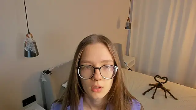 Snapshot of AiFusch chatting on November 3, 2025, 8:37 am AiFusch online show from November 3, 2025, 8:37 am