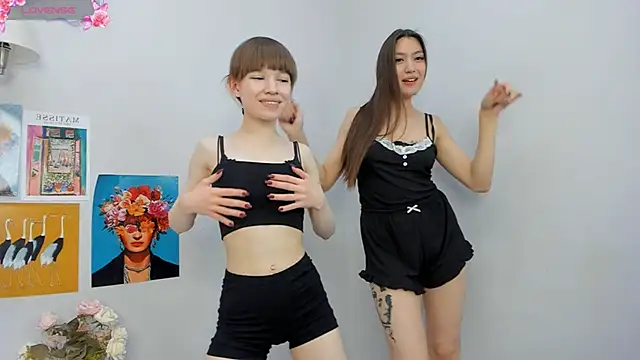 PearlMystic online show from November 4, 2025, 8:02 am