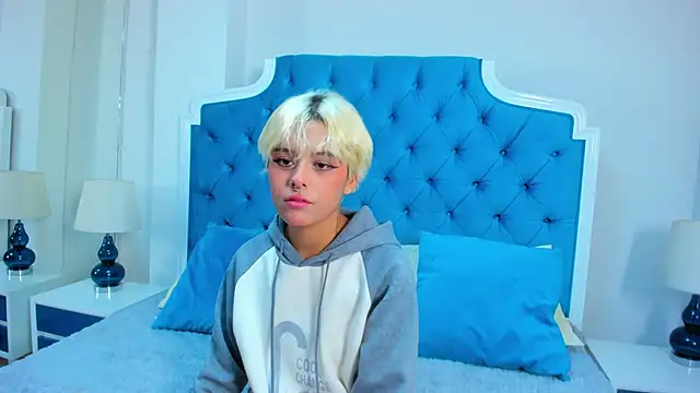 Lia Vivumi online show from October 17, 2025, 11:24 am