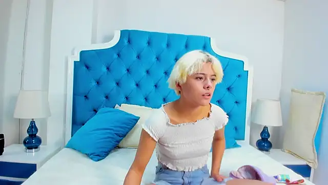 Lia Vivumi online show from October 18, 2025, 12:28 pm