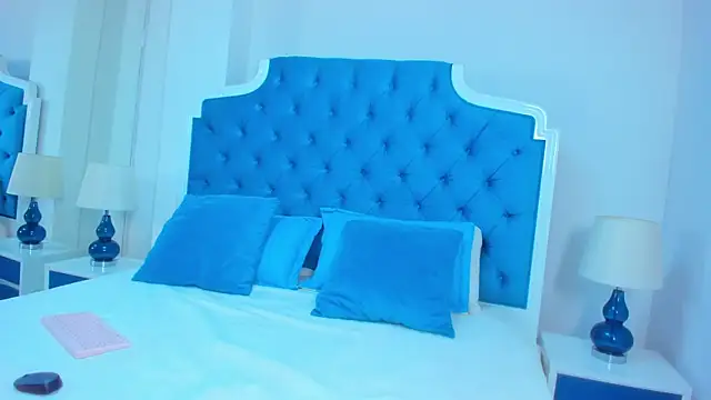 Lia Vivumi online show from October 23, 2025, 11:31 am