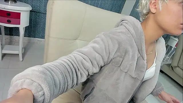 Lia Vivumi online show from October 29, 2025, 11:23 am