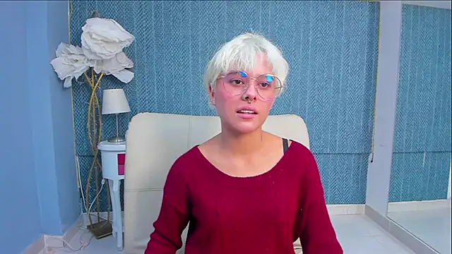 Lia Vivumi online show from November 1, 2025, 12:51 pm