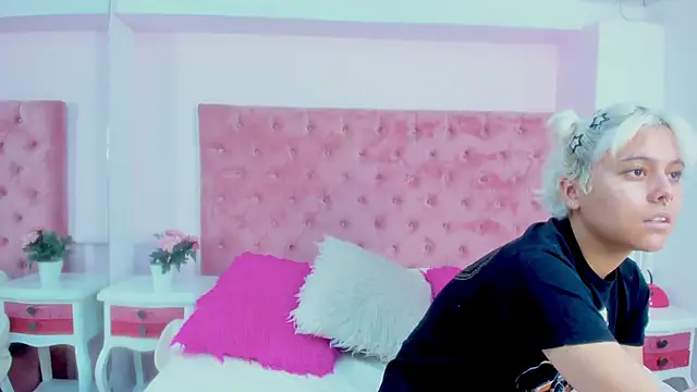 Lia Vivumi online show from November 8, 2025, 12:05 pm