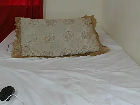 BabeLulu online show from November 3, 2025, 3:02 pm