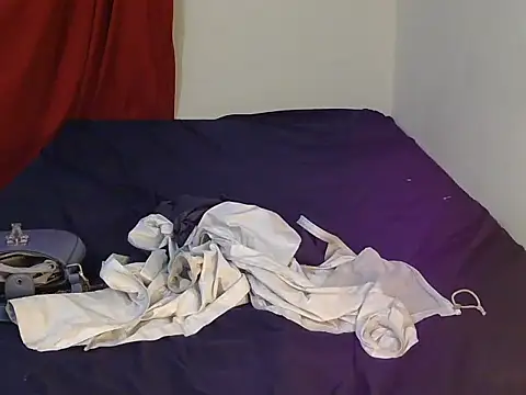 BabeLulu online show from November 4, 2025, 7:02 pm