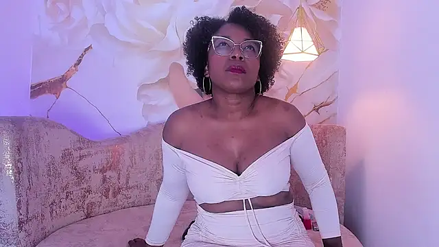 Snapshot of ChannelCroix chatting on October 10, 2025, 7:46 pm ChannelCroix online show from October 10, 2025, 7:46 pm