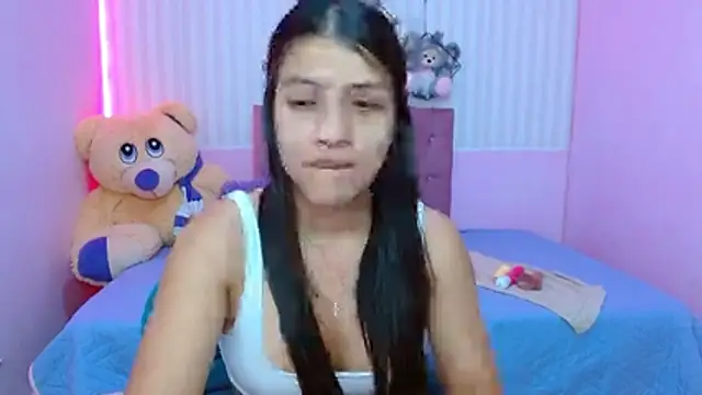 zara cute online show from December 14, 2025, 12:10 pm