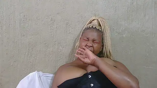 ZuriVixen online show from October 18, 2025, 9:32 am