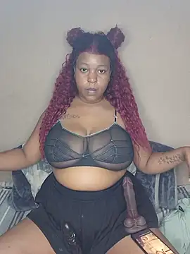 Snapshot of ZuriVixen chatting on July 15, 2026, 7:30 pm ZuriVixen online show from July 15, 2026, 7:30 pm