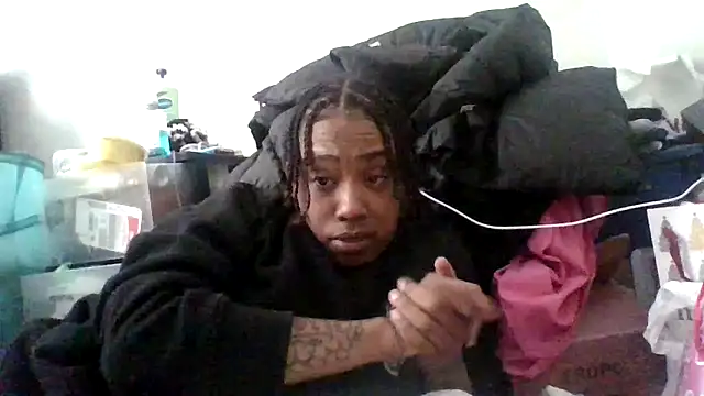 dezzidavill online show from February 6, 2026, 2:42 pm