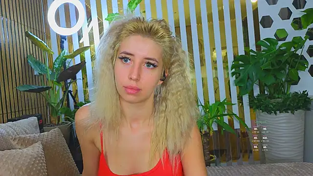 Violetttttta online show from October 14, 2025, 9:21 am