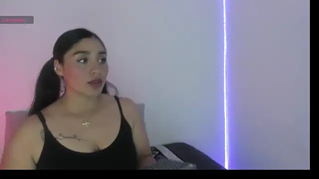 Snapshot of Catalina__bustos chatting on November 11, 2025, 9:48 pm Catalina bustos online show from November 11, 2025, 9:48 pm