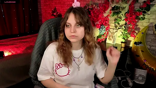 Snapshot of Ame_Chan chatting on October 28, 2025, 2:09 pm Ame Chan online show from October 28, 2025, 2:09 pm