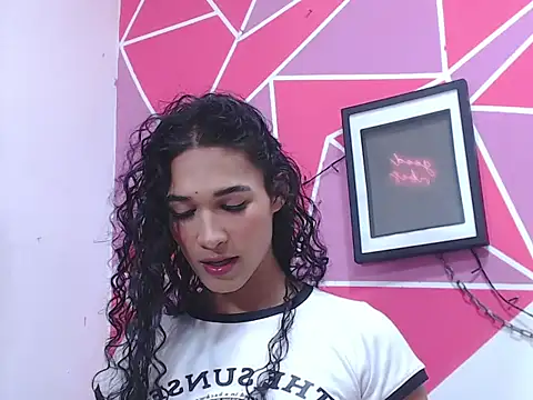 Tifany Adams online show from October 13, 2025, 8:09 pm