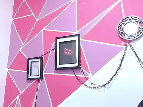 Tifany Adams online show from October 17, 2025, 8:00 pm