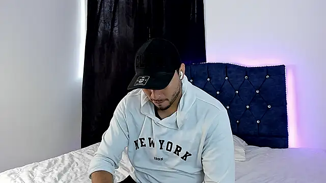 LoganRyder online show from October 30, 2025, 12:39 pm