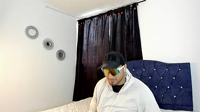 LoganRyder online show from November 3, 2025, 12:06 pm