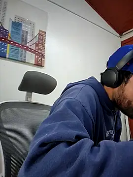 Snapshot of Nateskp_1 chatting on October 14, 2025, 9:26 pm Nateskp 1 online show from October 14, 2025, 9:26 pm