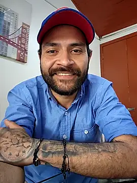 Snapshot of Nateskp_1 chatting on October 19, 2025, 3:34 pm Nateskp 1 online show from October 19, 2025, 3:34 pm