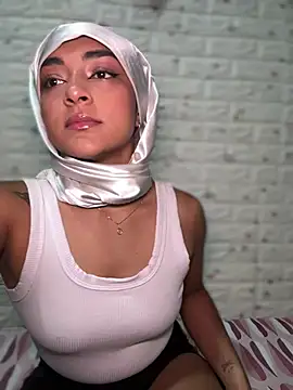 CelestSkyy online show from April 8, 2026, 8:42 pm