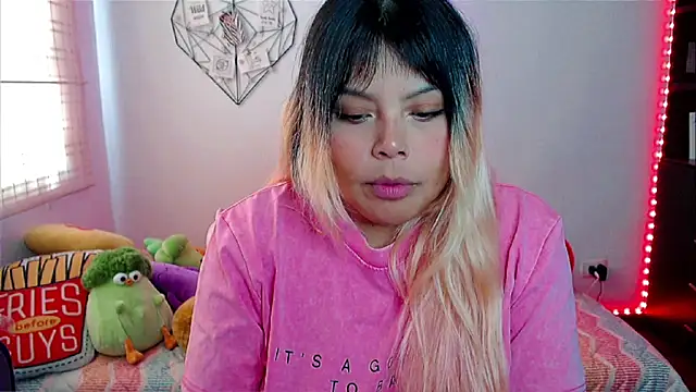 EllieMoonX online show from February 17, 2026, 8:15 pm