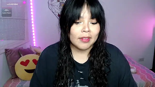 Snapshot of EllieMoonX chatting on July 17, 2026, 11:20 pm EllieMoonX online show from July 17, 2026, 11:20 pm