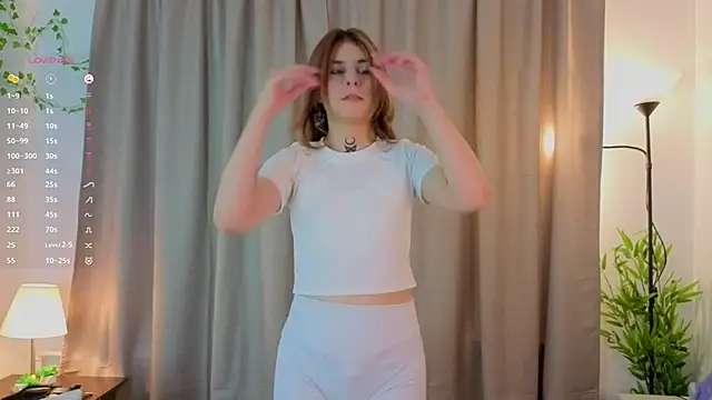 Snapshot of CrystalMyst chatting on October 19, 2025, 9:04 pm CrystalMyst online show from October 19, 2025, 9:04 pm