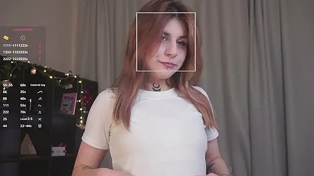 Snapshot of CrystalMyst chatting on November 4, 2025, 8:02 am CrystalMyst online show from November 4, 2025, 8:02 am