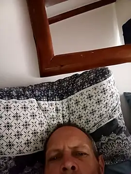 Snapshot of LyrateMarathon chatting on October 21, 2025, 1:23 pm LyrateMarathon online show from October 21, 2025, 1:23 pm