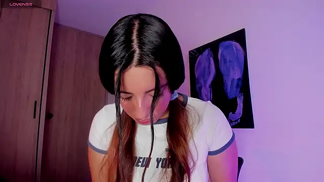 Meganthomson online show from October 27, 2025, 2:15 am