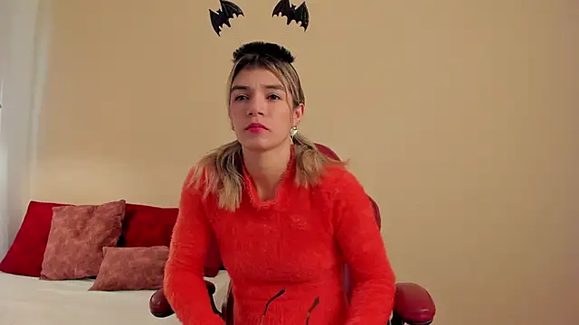 AngeBrooks online show from October 22, 2025, 12:05 pm