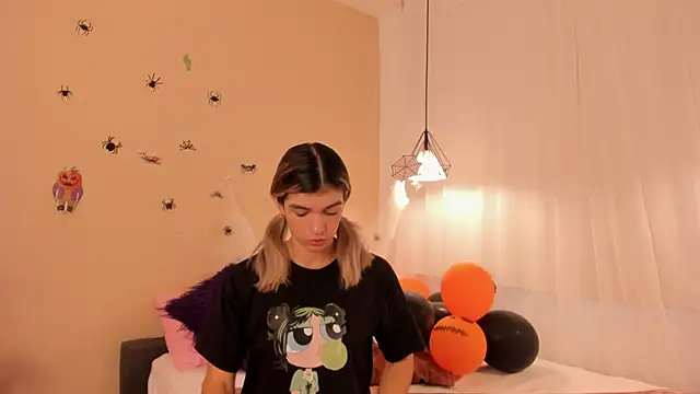 AngeBrooks online show from October 29, 2025, 12:07 pm