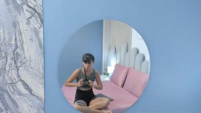 luly dreams online show from April 7, 2026, 11:21 am