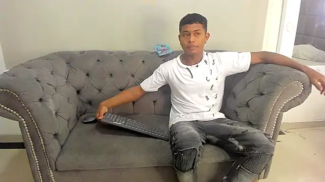 MorenitoDigno online show from November 10, 2025, 6:51 pm